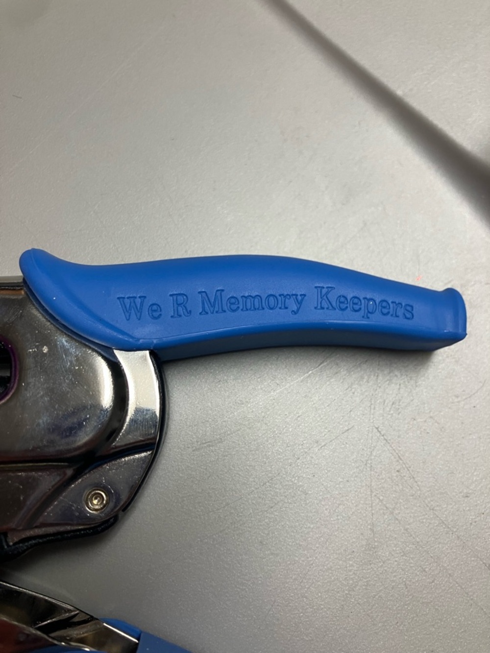 We R Memory Keepers Crop-A-Dile Power Punch - Picture 5 of 8